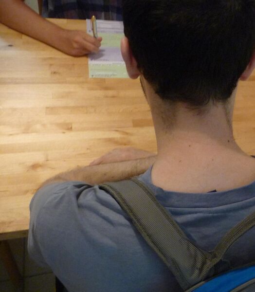 קובץ:רישום לבית ספר.jpg